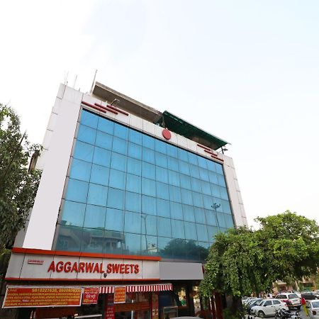 Oyo 2705 Hotel Preet Palace Нью-Дели Экстерьер фото