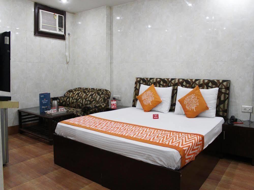 Oyo 2705 Hotel Preet Palace Нью-Дели Экстерьер фото