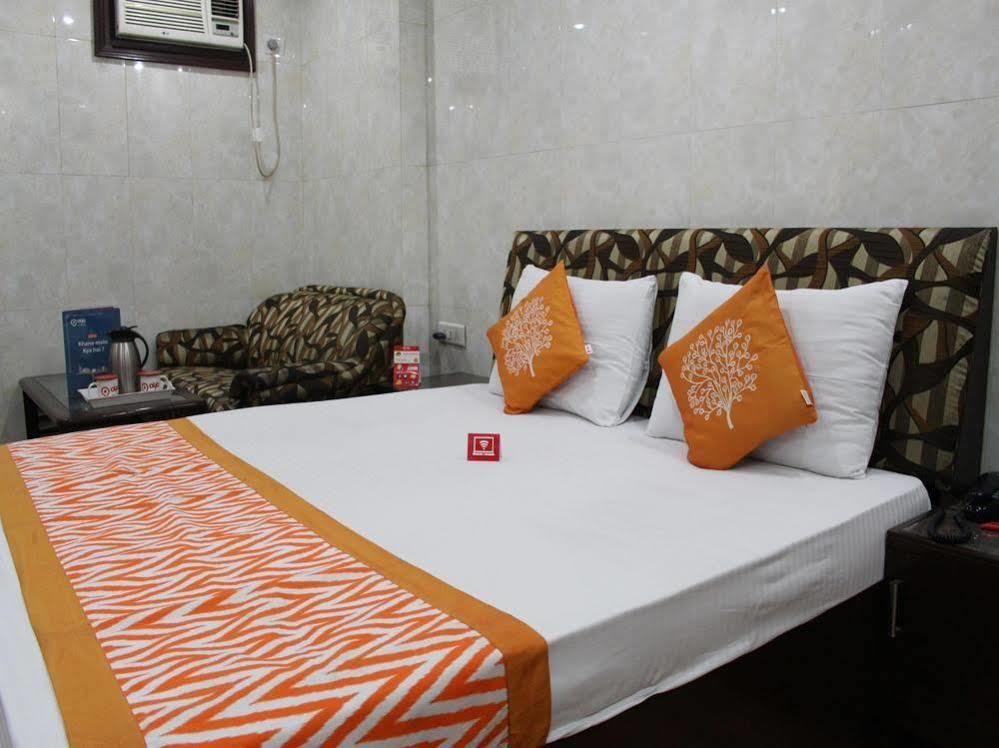 Oyo 2705 Hotel Preet Palace Нью-Дели Экстерьер фото