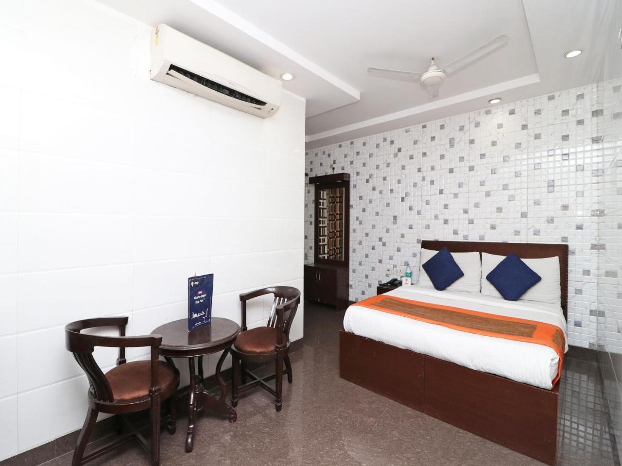 Oyo 2705 Hotel Preet Palace Нью-Дели Экстерьер фото