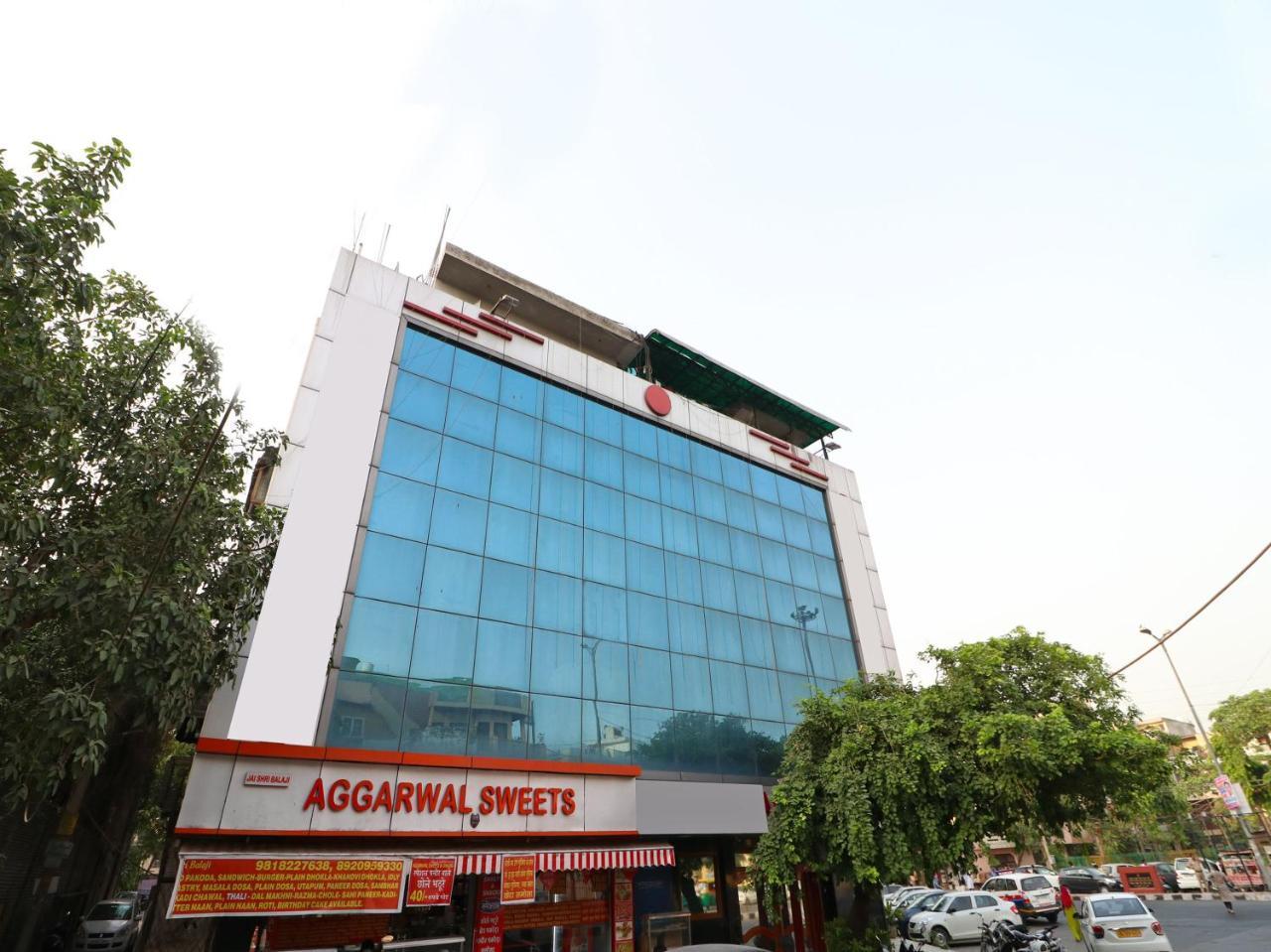 Oyo 2705 Hotel Preet Palace Нью-Дели Экстерьер фото