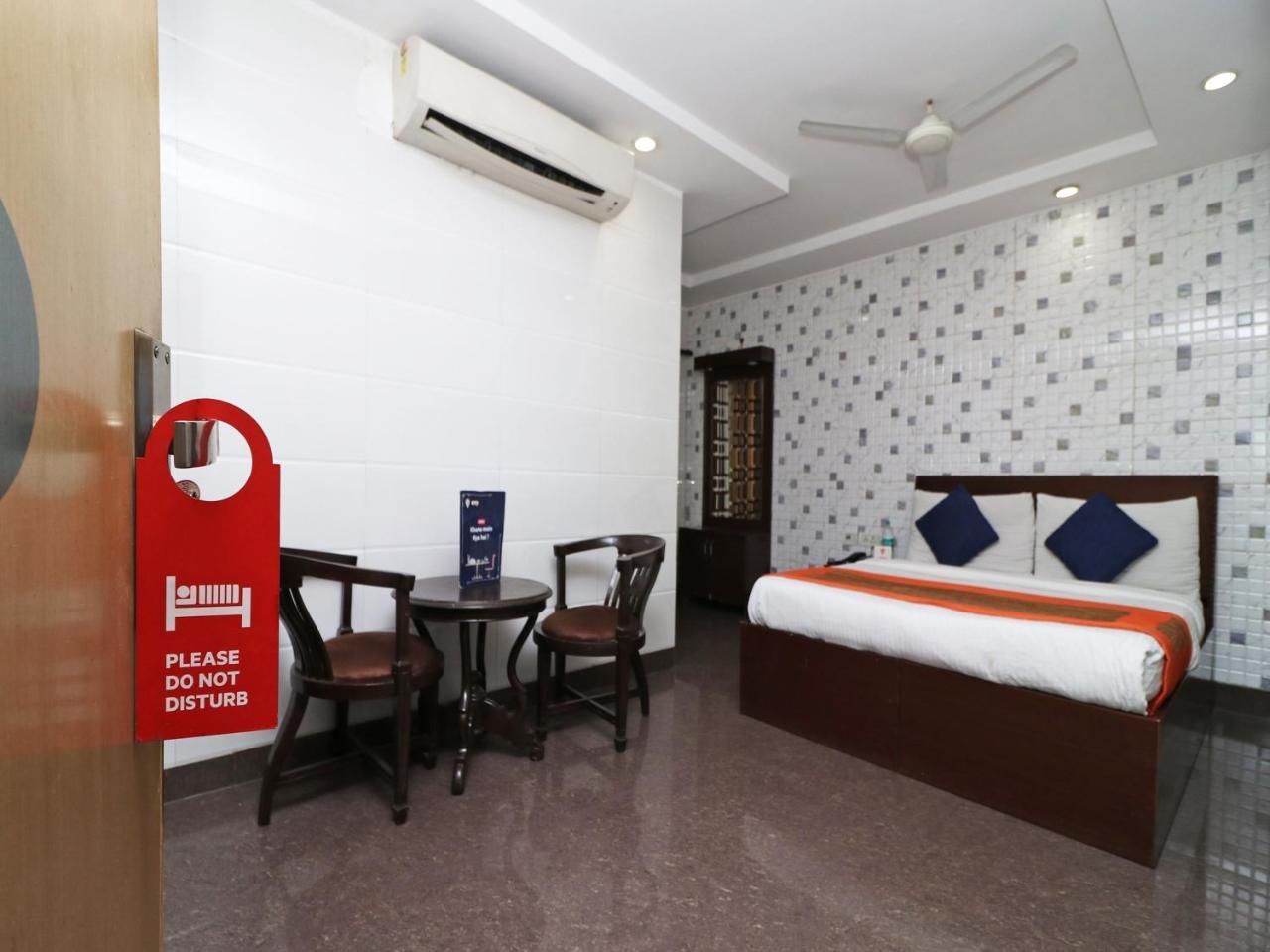 Oyo 2705 Hotel Preet Palace Нью-Дели Экстерьер фото